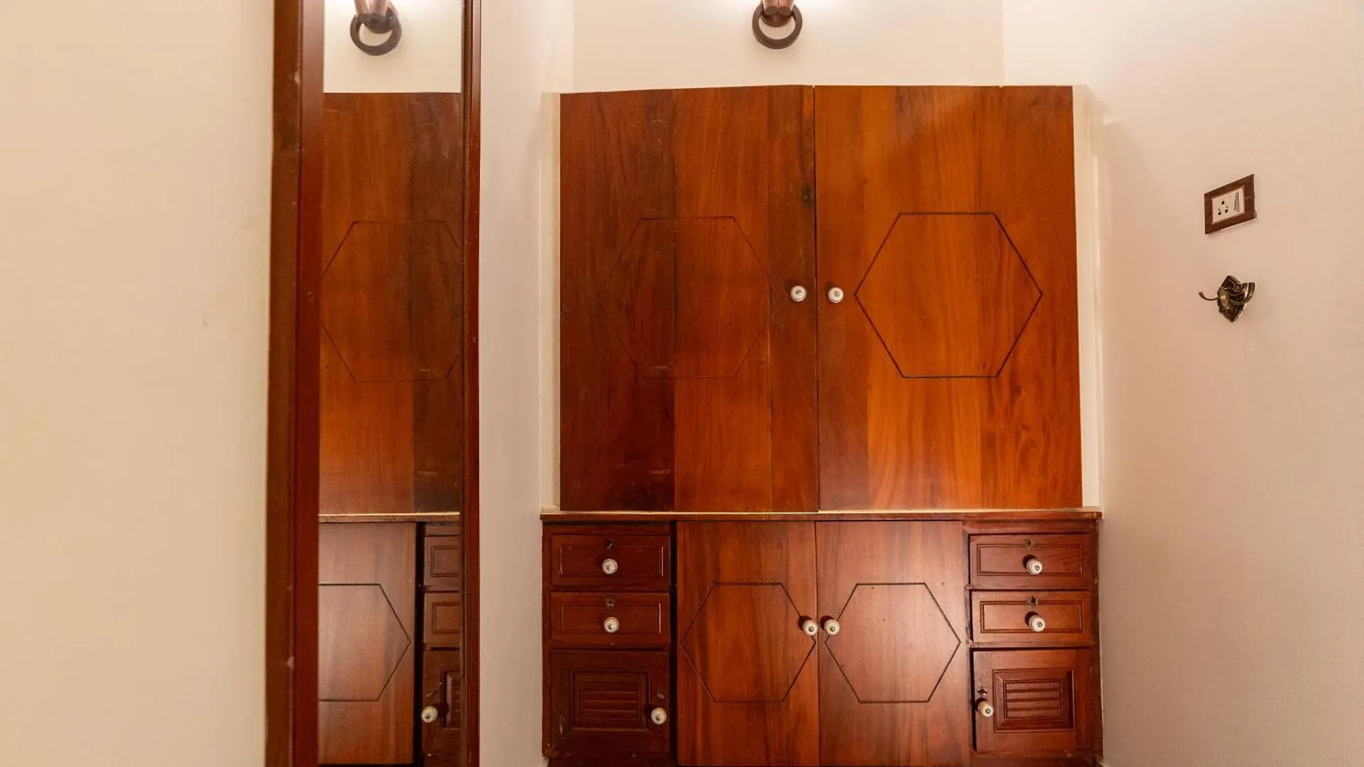 Hexa Retreat Space - Airport Thiruvananthapuram